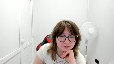 Snapshot of yamihoshii chatting on 07.18.26 Sofia online show from 07.18.26