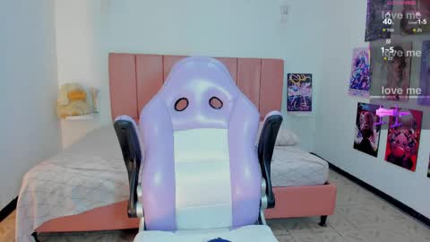 Naomi online show from 04.09.26