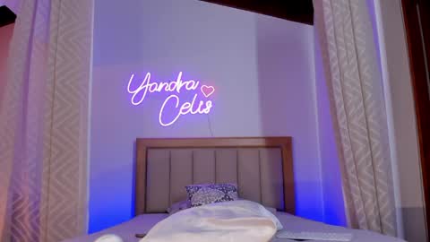 Snapshot of yandracelisoficial chatting on 04.23.26 YANDRA CELIS online show from 04.23.26