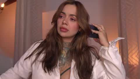 Snapshot of yandracelisoficial chatting on 06.11.26 YANDRA CELIS online show from 06.11.26