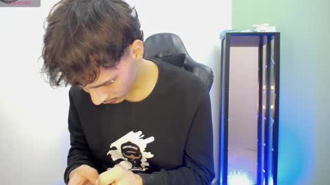 Snapshot of yankeee_ chatting on 11.30.25 DANILO online show from 11.30.25