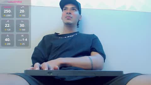 Snapshot of yankees_ chatting on 10.05.25 DANILO P online show from 10.05.25