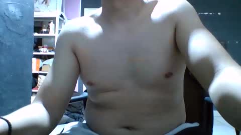 Snapshot of yankoloco92 chatting on 04.14.26 yankoloco92 online show from 04.14.26