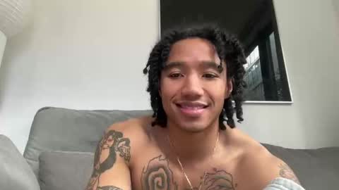 Snapshot of yasaway chatting on 11.14.25 yasaway online show from 11.14.25