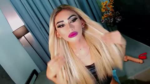 Snapshot of yasii19 chatting on 02.15.25 miss yasii online show from 02.15.25