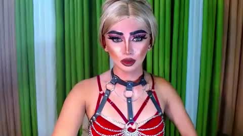 Snapshot of yasii19 chatting on 09.14.25 miss yasii online show from 09.14.25