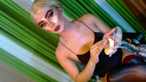 Snapshot of yasii19 chatting on 09.21.25 miss yasii online show from 09.21.25