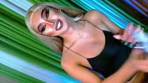 Snapshot of yasii19 chatting on 10.02.25 miss yasii online show from 10.02.25