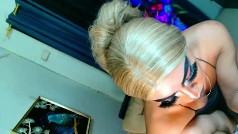 Snapshot of yasii19 chatting on 10.15.25 miss yasii online show from 10.15.25