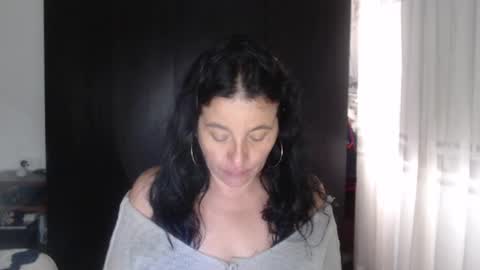 Snapshot of yasmin_love85 chatting on 12.17.24 yasmin_love85 online show from 12.17.24