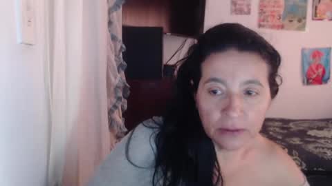 Snapshot of yasmin_love85 chatting on 02.19.25 yasmin_love85 online show from 02.19.25