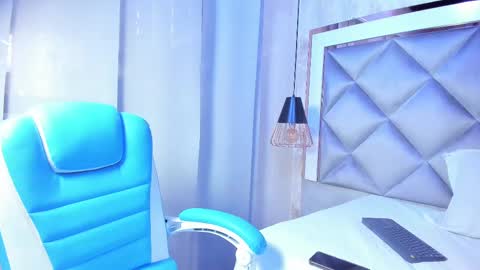 yayi derek  online show from 02.20.25