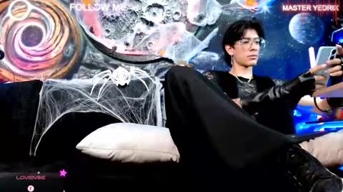 Snapshot of yedrix20 chatting on 10.24.25 MASTER YEDRIX online show from 10.24.25