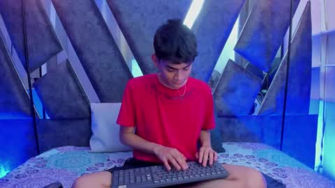 Snapshot of yef_thinn chatting on 09.19.25 yef_thinn online show from 09.19.25