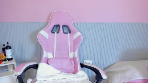 Snapshot of yeika_foxy chatting on 02.20.26 yeika_foxy online show from 02.20.26