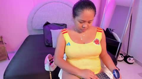 Snapshot of yeika_foxy chatting on 06.27.26 yeika_foxy online show from 06.27.26