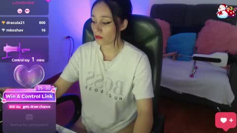 Snapshot of yeliana_sexy chatting on 12.19.24 Valery  online show from 12.19.24