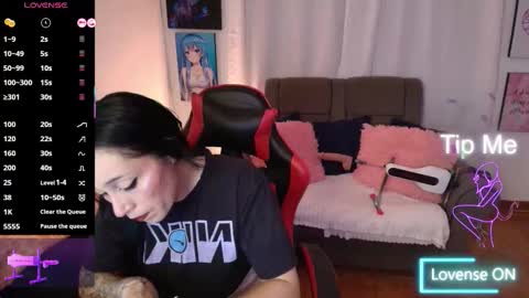 Snapshot of yeliana_sexy chatting on 09.17.25 Valery  online show from 09.17.25