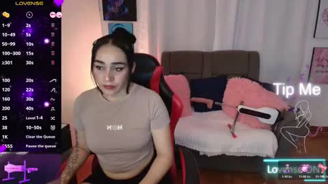 Snapshot of yeliana_sexy chatting on 09.25.25 Valery  online show from 09.25.25