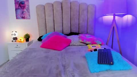 yensy_hott online show from 07.17.26