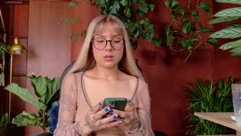 yeriawaddell  online show from 05.19.26