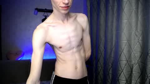 Snapshot of yes_cute_boy_ chatting on 03.02.25 Eden online show from 03.02.25