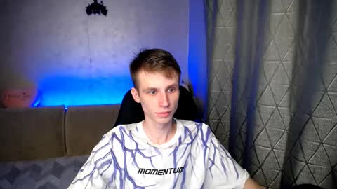 Snapshot of yes_cute_boy_ chatting on 03.02.25 Eden online show from 03.02.25