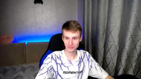 Snapshot of yes_cute_boy_ chatting on 03.03.25 Eden online show from 03.03.25