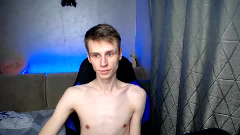 Snapshot of yes_cute_boy_ chatting on 03.06.25 Eden online show from 03.06.25