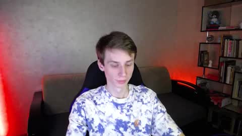 Snapshot of yes_cute_boy_ chatting on 10.05.25 Eden online show from 10.05.25