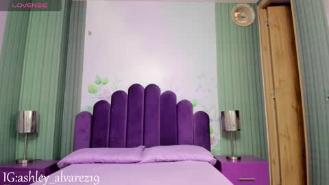 Snapshot of yess__daddy chatting on 02.26.25 yess__daddy online show from 02.26.25