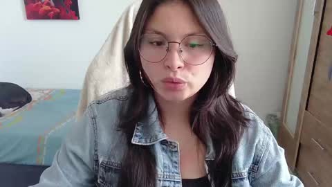 yessica_gomez01 online show from 04.30.26