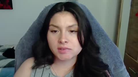 yessica_gomez01 online show from 05.19.26