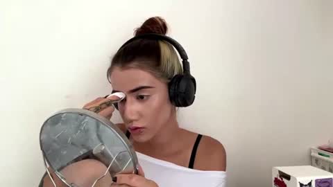 Snapshot of yettahagins chatting on 07.08.26 Julia 3 online show from 07.08.26