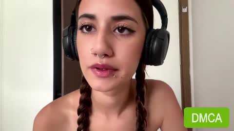 Snapshot of yettahagins chatting on 07.25.26 Julia 3 online show from 07.25.26