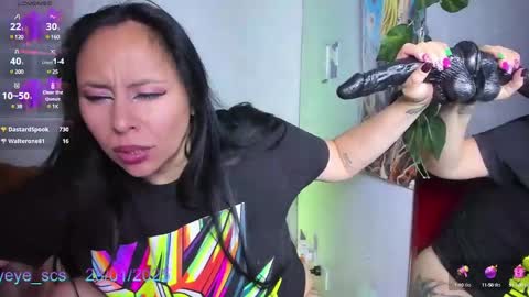 Snapshot of yeye_scs chatting on 01.28.25 Luna online show from 01.28.25