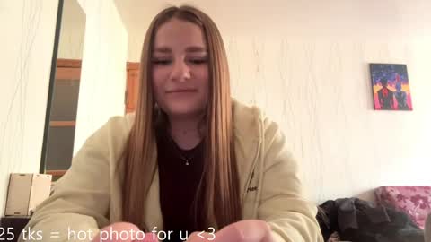 Snapshot of yingchamberlin chatting on 04.14.26 Eva online show from 04.14.26