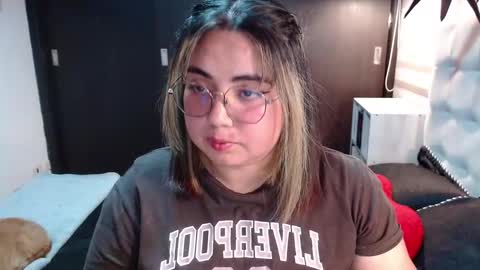 hii i am yini online show from 03.09.26