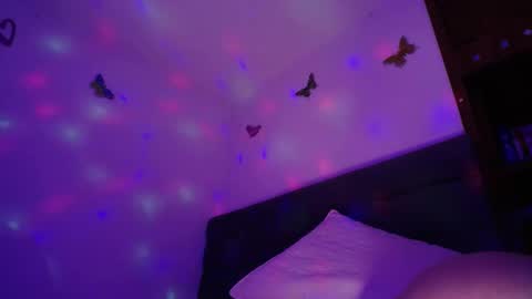 Yiny online show from 02.18.25