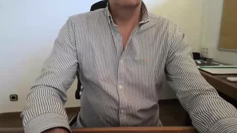 Snapshot of yo47 chatting on 11.17.25 Yo47 online show from 11.17.25