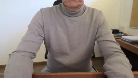 Snapshot of yo47 chatting on 11.26.25 Yo47 online show from 11.26.25