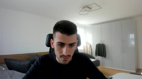 Snapshot of yoda130305 chatting on 10.31.25 yoda130305 online show from 10.31.25