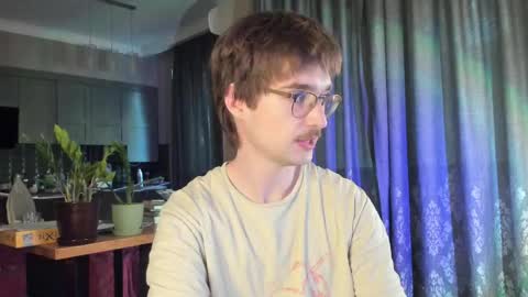Snapshot of yoga_pizza_420 chatting on 05.19.26 Max online show from 05.19.26