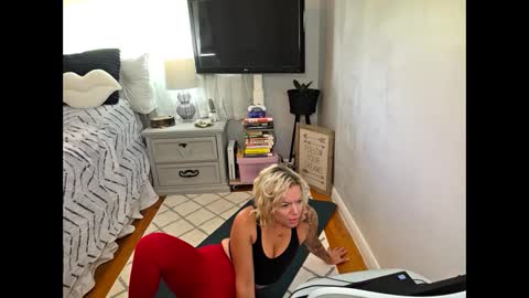 Yogiblondebangme online show from 10.08.25