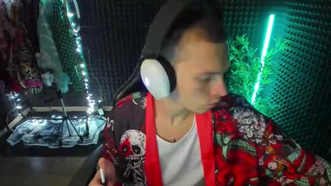 You can ask my name in pm online show from 11.06.25