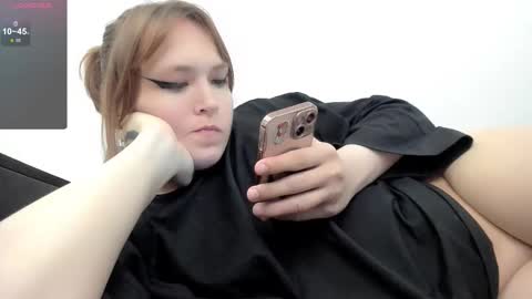 yomoyoo online show from 11.13.25