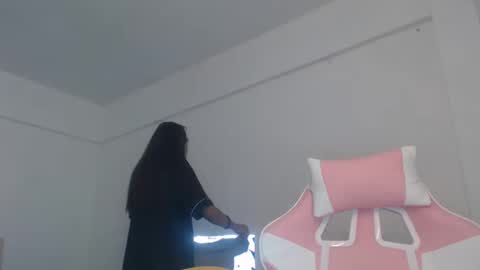 Snapshot of yosufloversweet chatting on 02.24.25 fin online show from 02.24.25