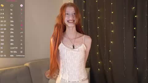 Snapshot of you_fell_in_love chatting on 07.09.26 Elizabeth brunette -- Darline blonde online show from 07.09.26
