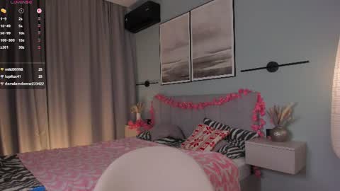 Snapshot of you_fell_in_love chatting on 07.16.26 Elizabeth brunette -- Darline blonde online show from 07.16.26