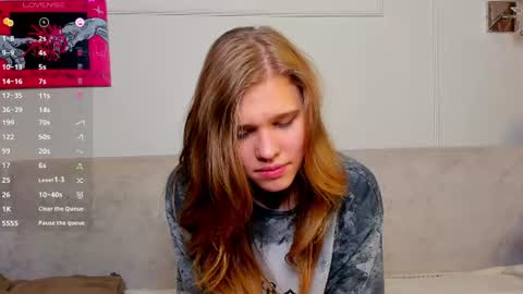 Snapshot of you_fell_in_love chatting on 07.26.26 Elizabeth brunette -- Darline blonde online show from 07.26.26